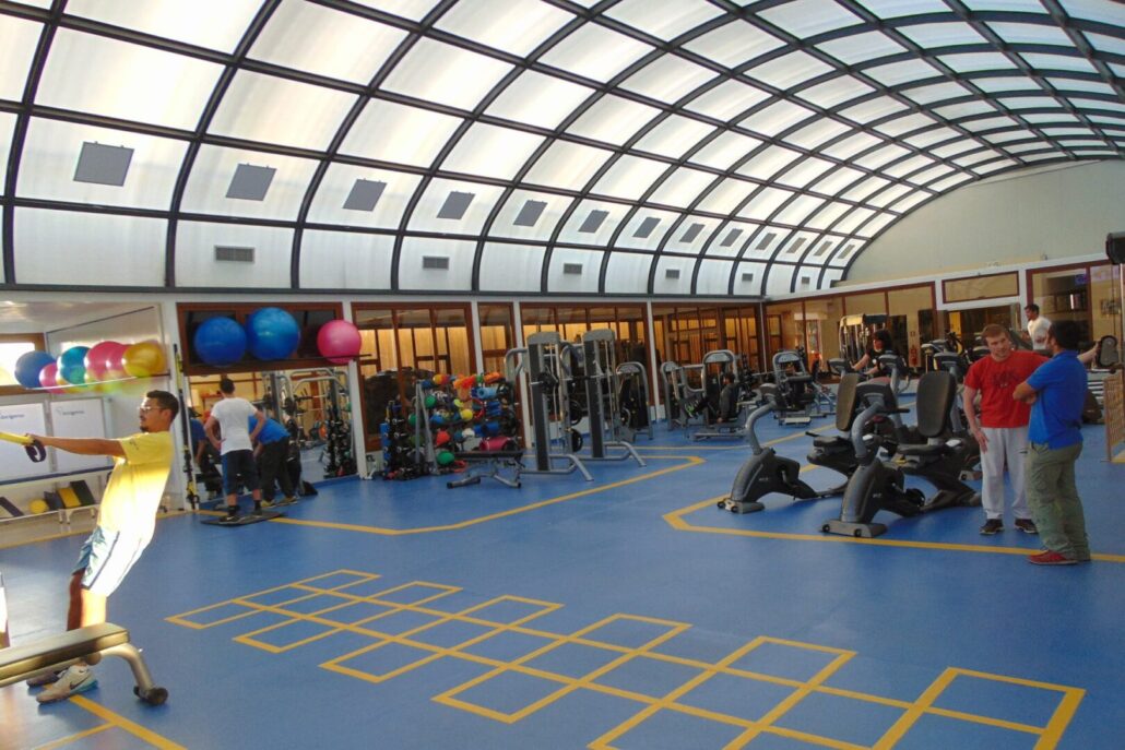Gimnasio y campo deportivo